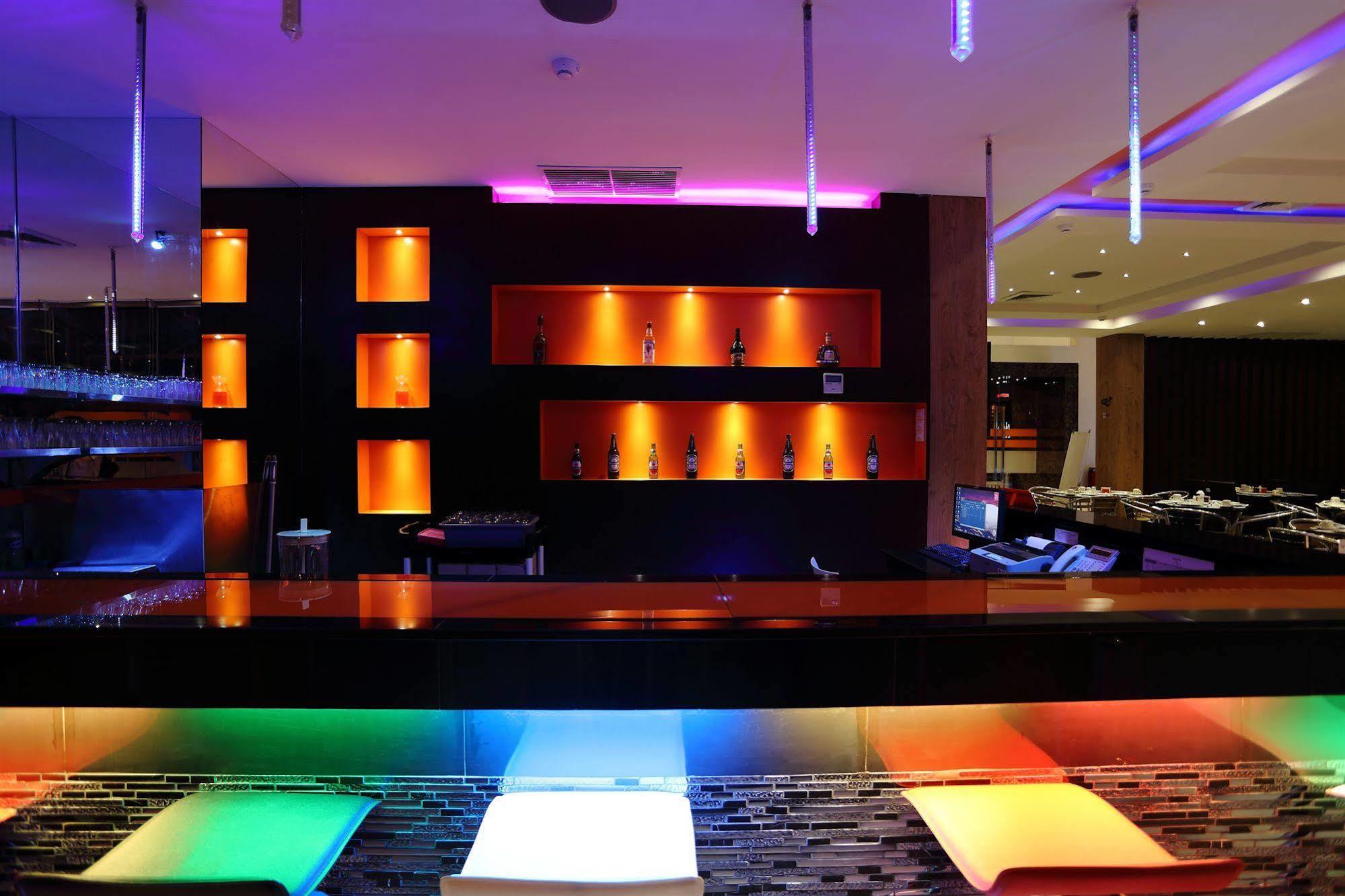 Miyanna Hotel Medan Exterior foto